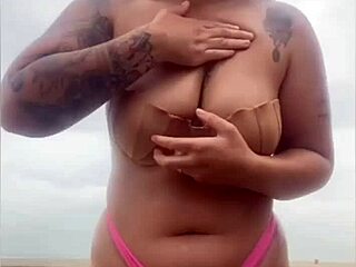 pedi pra ele por o pau pra fora da bermuda