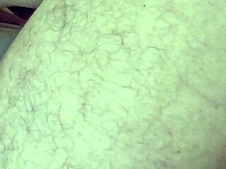 Sexo amador com boquete creampie porra na buceta e muitos gemidos quando eu faço a novinha gozar de verdade