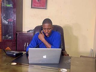 Lekki bangers delivered a parcel to an office and the manager fell in love with me and we fucked