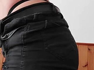 milf latina changes from casual to sporty look