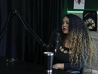 Melhores Momentos Da Charlottye No Papo Prive Com Raphaela
