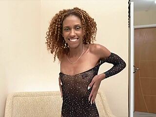 ninfeta gulosa enjoys quiet evening