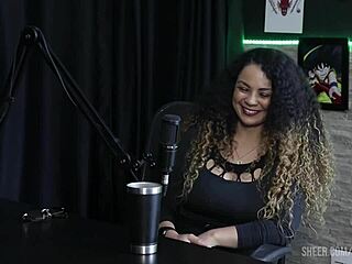 Melhores Momentos Da Charlottye No Papo Prive Com Raphaela
