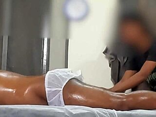 Happy ending massage with handjob feels really nice