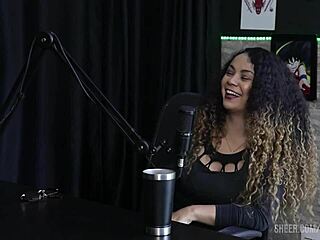 Melhores Momentos Da Charlottye No Papo Prive Com Raphaela