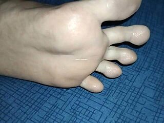 pazinho com chule e saliva bate uma pra mim