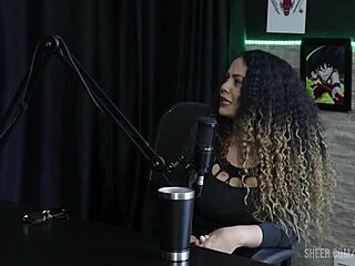 Melhores Momentos Da Charlottye No Papo Prive Com Raphaela