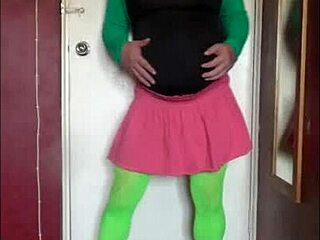 Bisexual crossdresser if you offer me your cock i promise you will be back for more