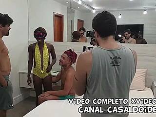 Negra gulosa bunda perfeita dando o cu pro leo ogro - antonyvtt