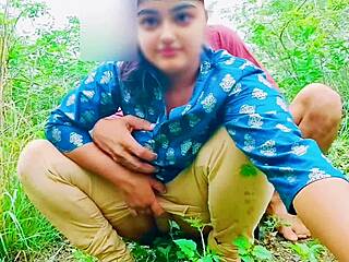 Indian girl first time fucks tight pussy outdoor