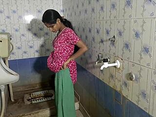 desi village lasss pure kunwari choot breached by landlord