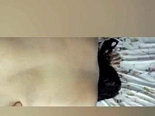 Novinha loses anal virginity in homemade video