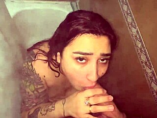 Sexo fogoso en la ducha con argentina