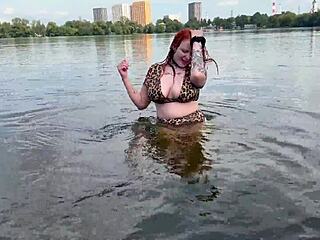 Stranger From Beach Wants To Ovulate