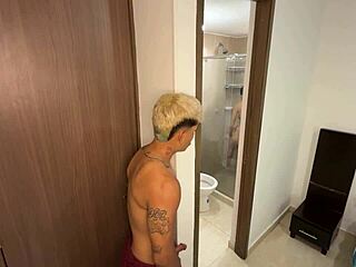 Hermanastro Joins Stepsister In Shower For Hard Cock Play